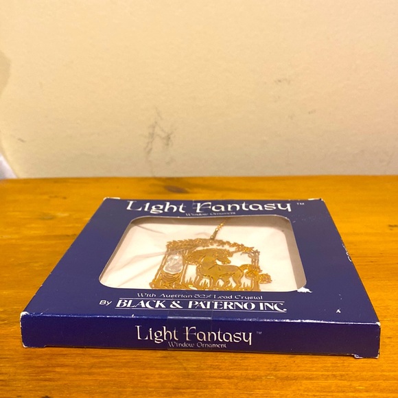 Vintage 1982 Light Fantasy by Black & Paterno Inc Gold Unicorn Window Ornament - Picture 6 of 8